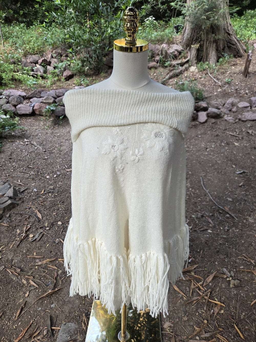 Lily Pulitzer Cream Off-Shoulder Fringe Sweater Poncho Size Small Medium
